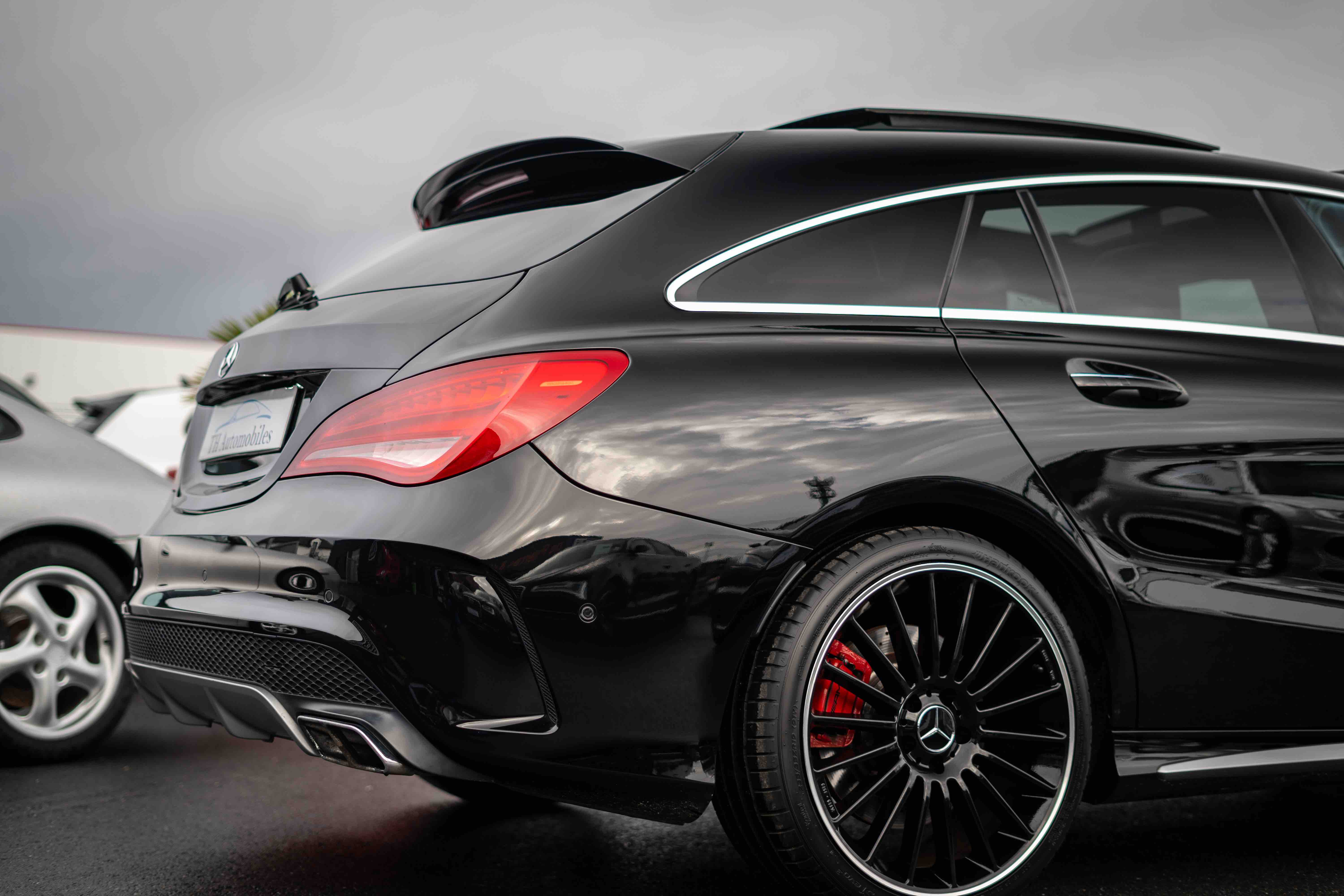 MERCEDES CLA SHOOTING BRAKE 45 AMG 381ch 4MATIC SPEEDSHIFT DCT