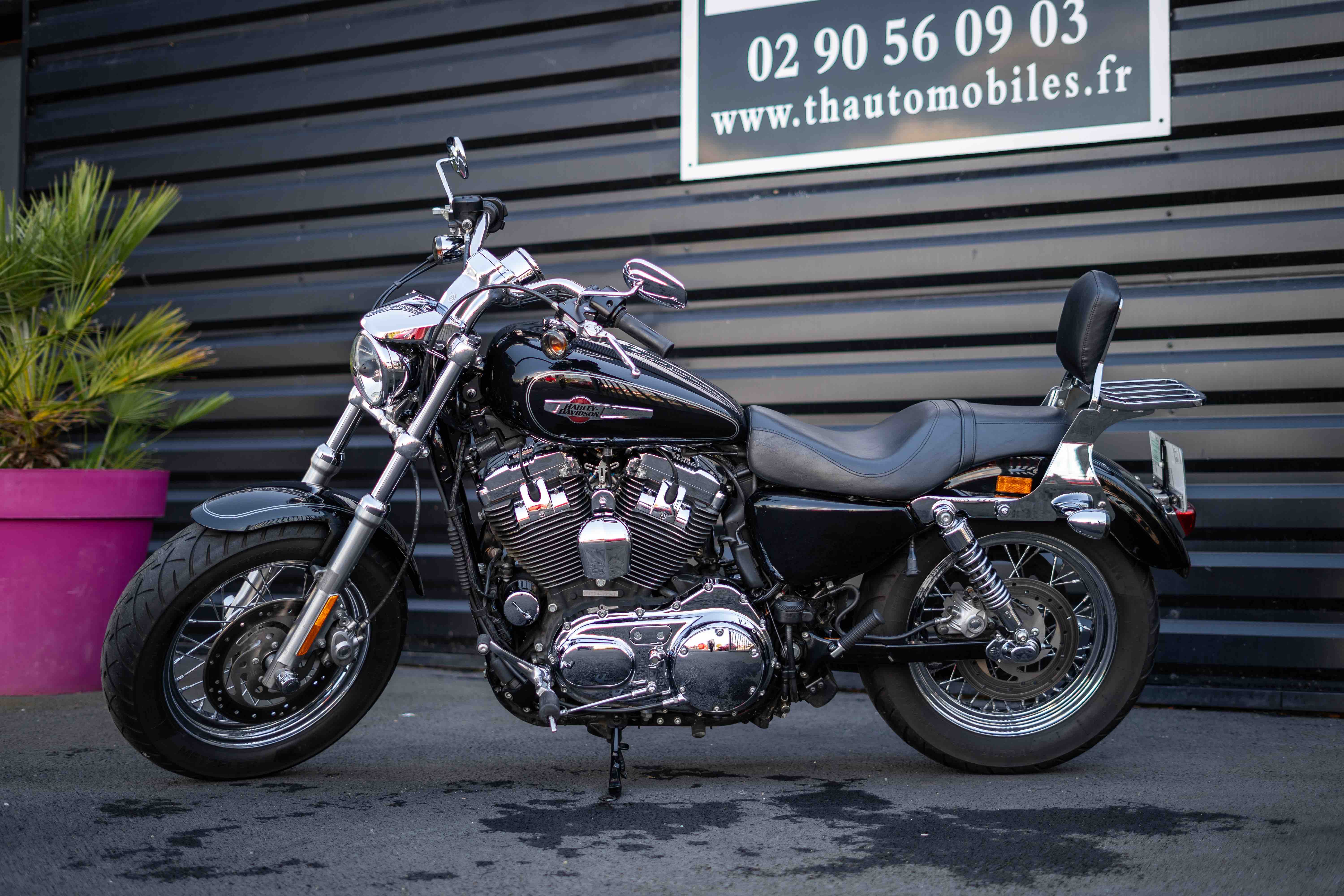 HARLEY-DAVIDSON Sportster XL 1200 C Custom Noir 