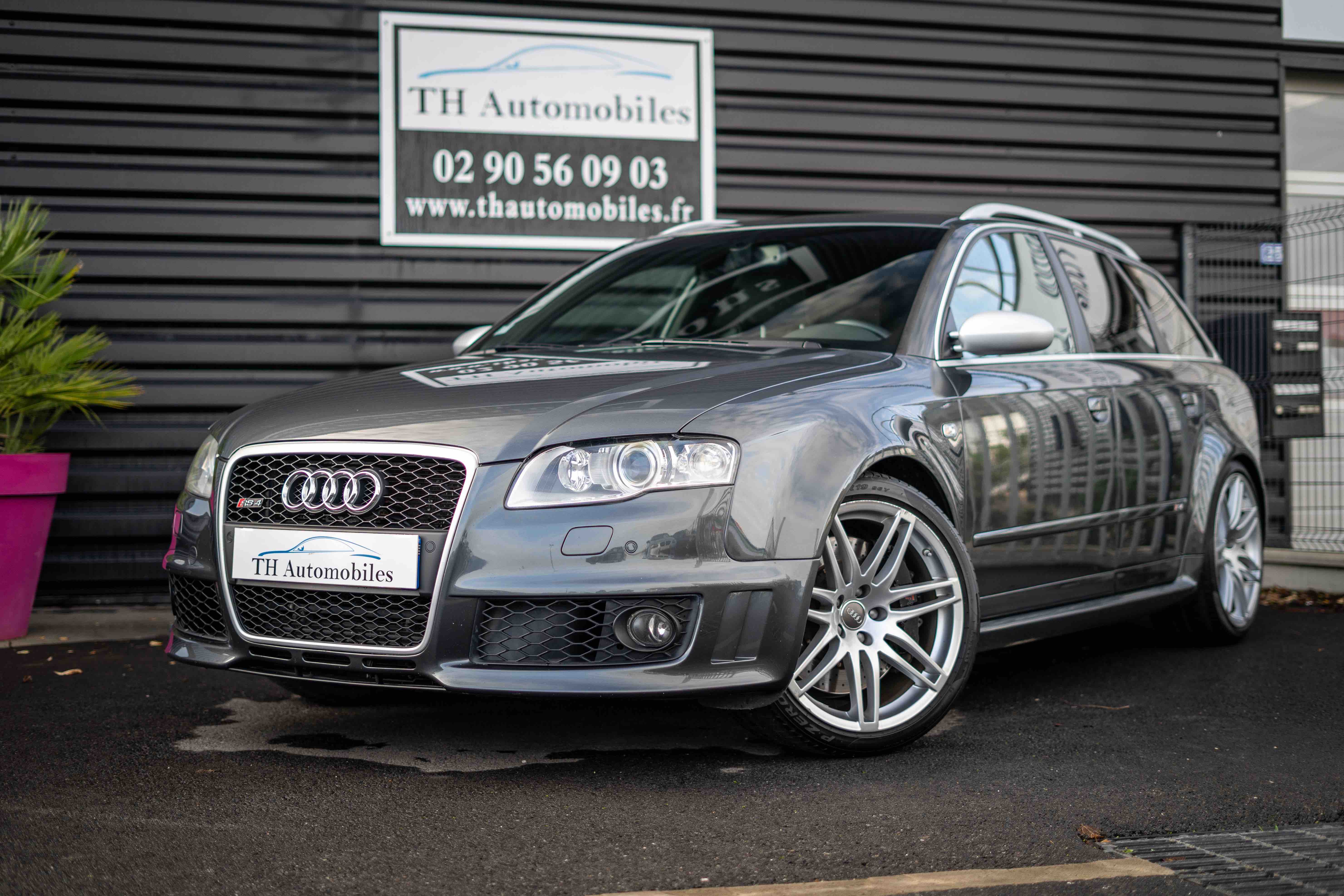 AUDI RS4 III AVANT 4.2 V8 FSI 420 QUATTRO