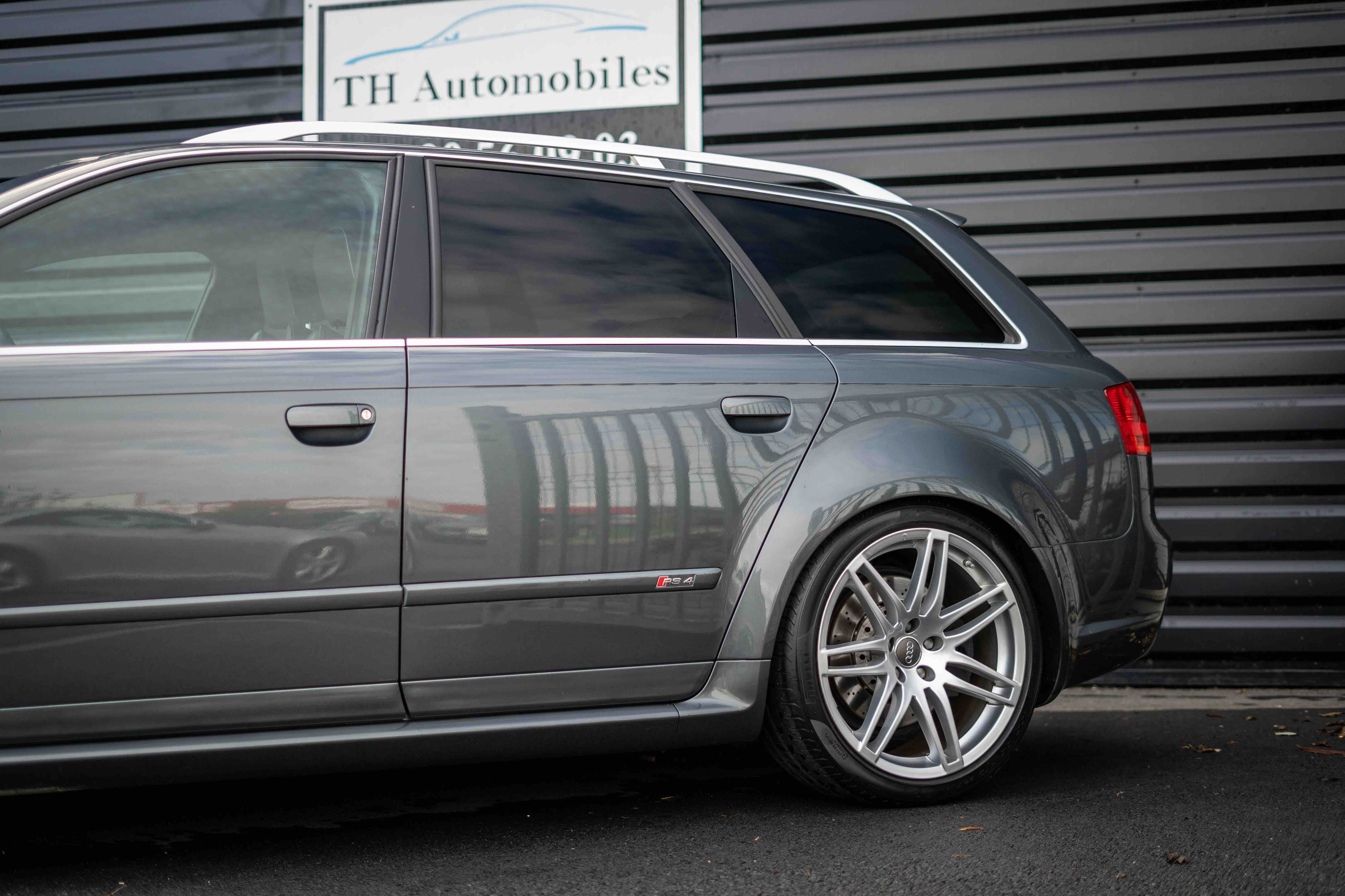 AUDI RS4 III AVANT 4.2 V8 FSI 420 QUATTRO