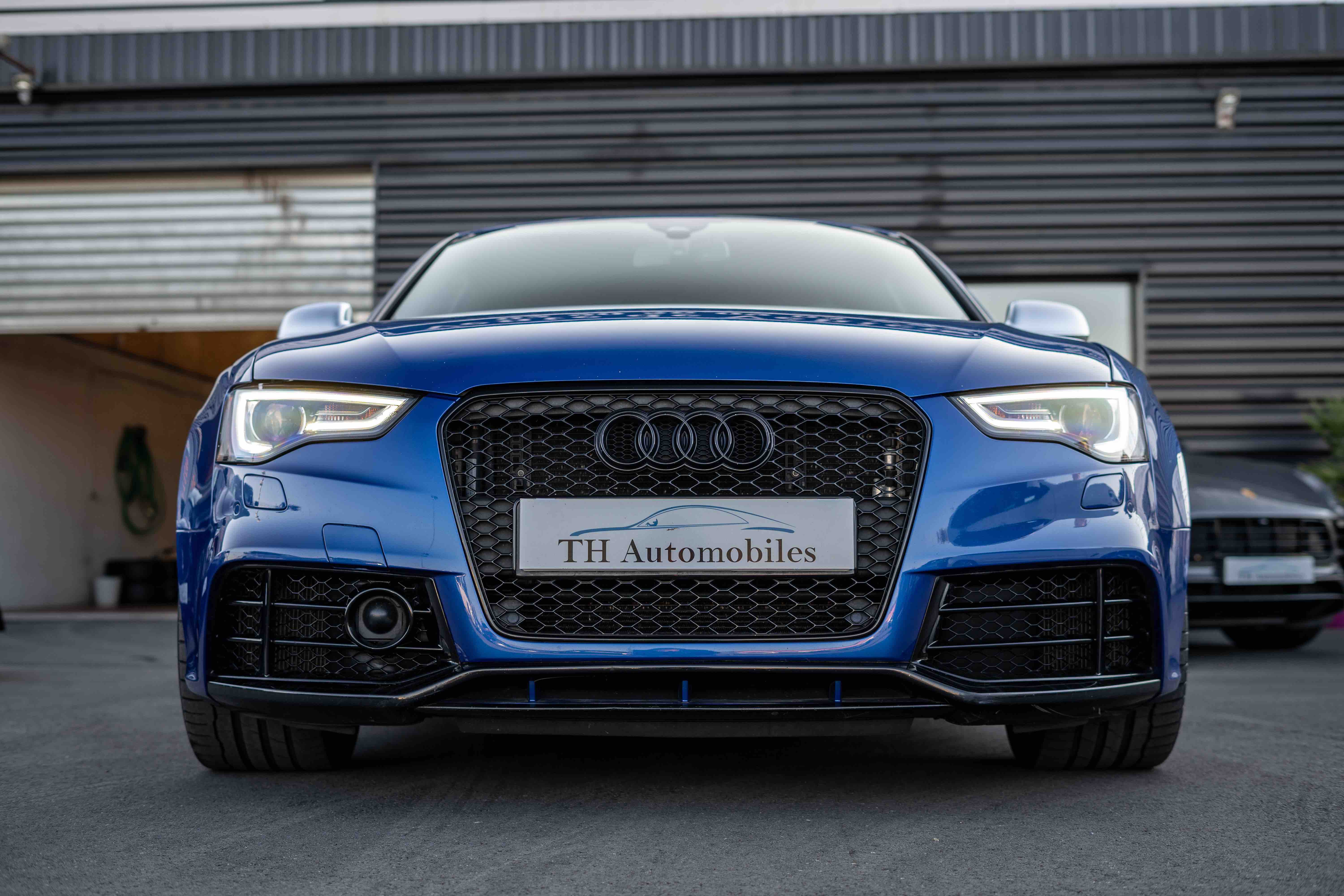 AUDI RS5 (2) 4.2 V8 450ch