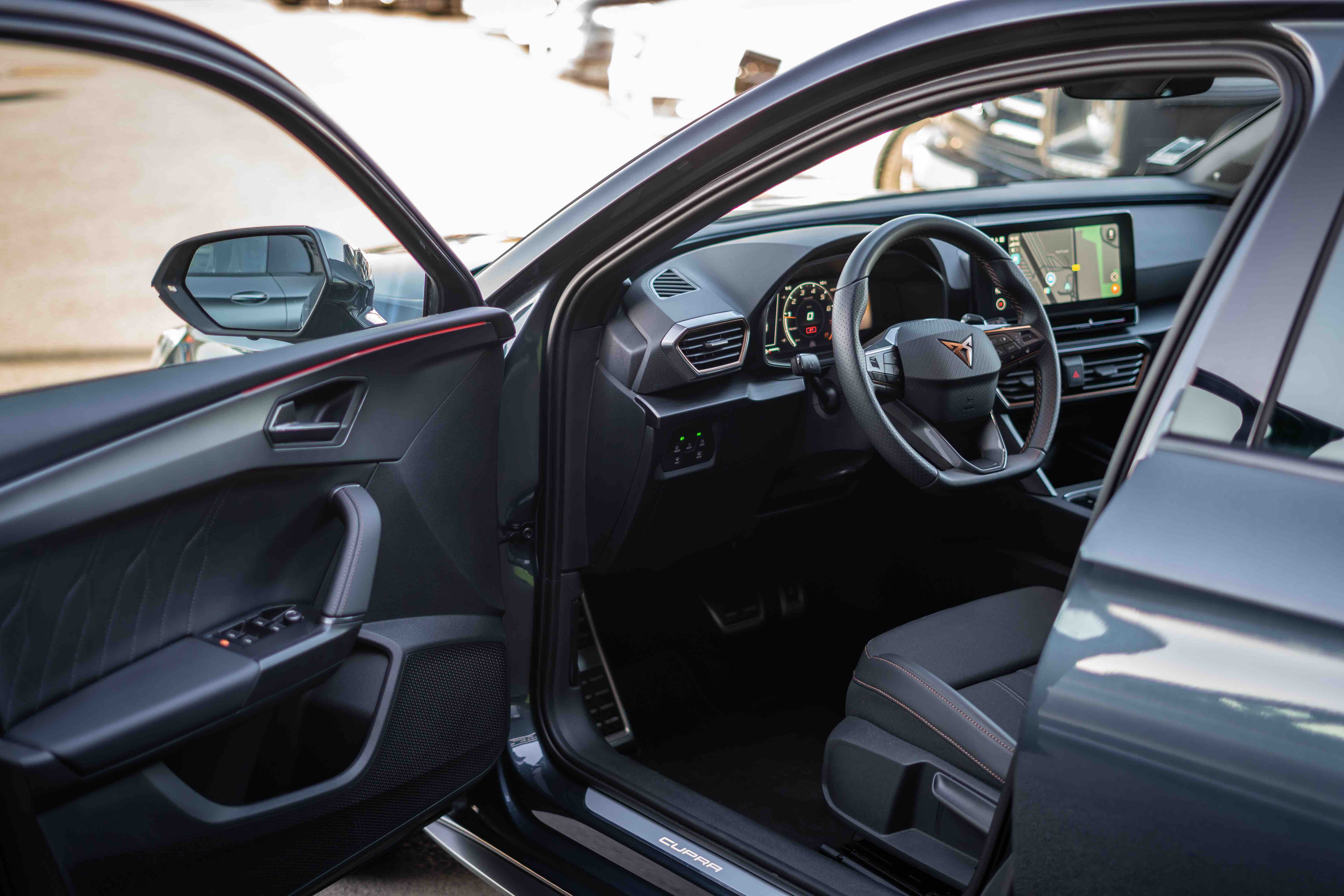 CUPRA LEON (2) 2.0 TSI 300 DSG7 VZ