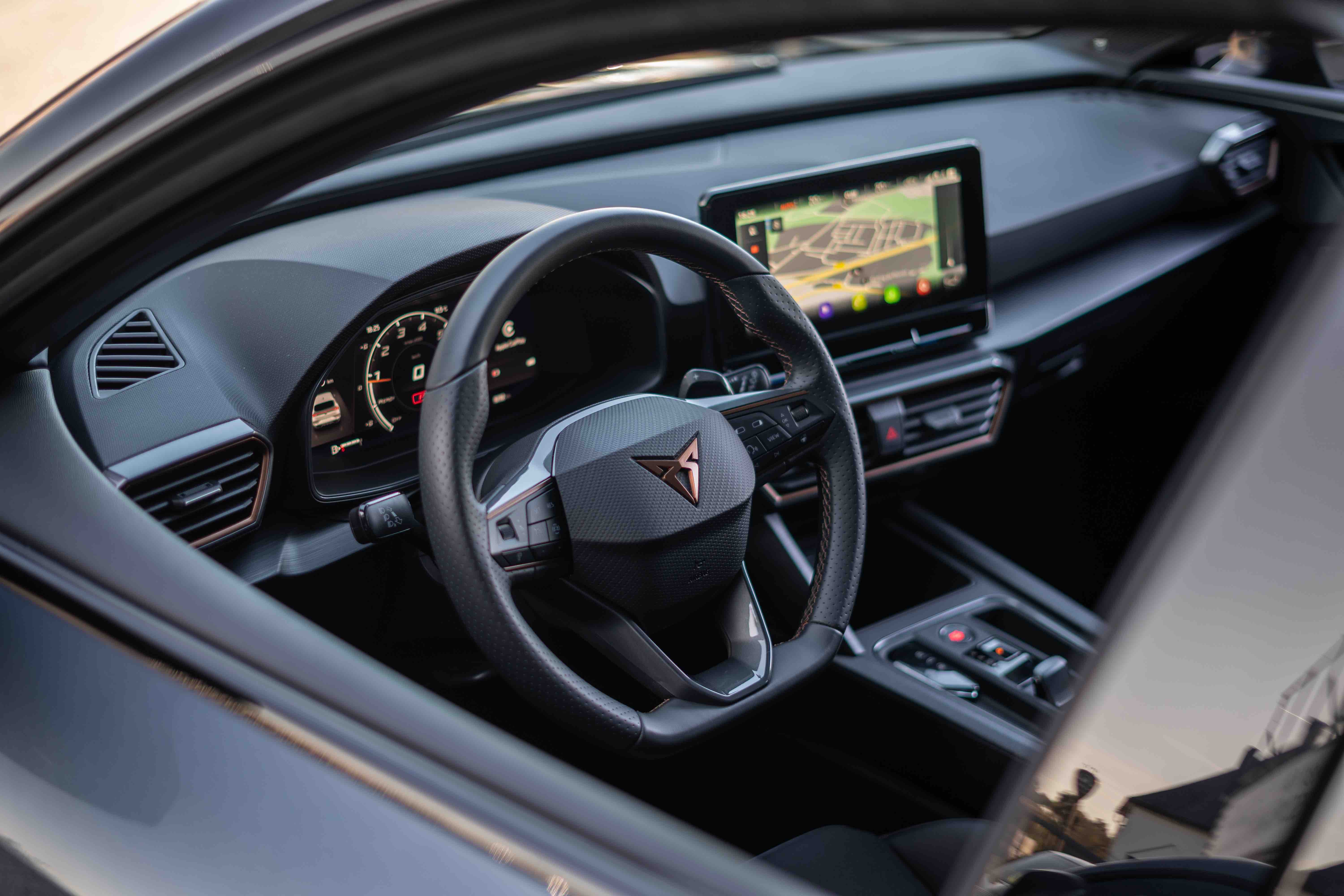 CUPRA LEON (2) 2.0 TSI 300 DSG7 VZ