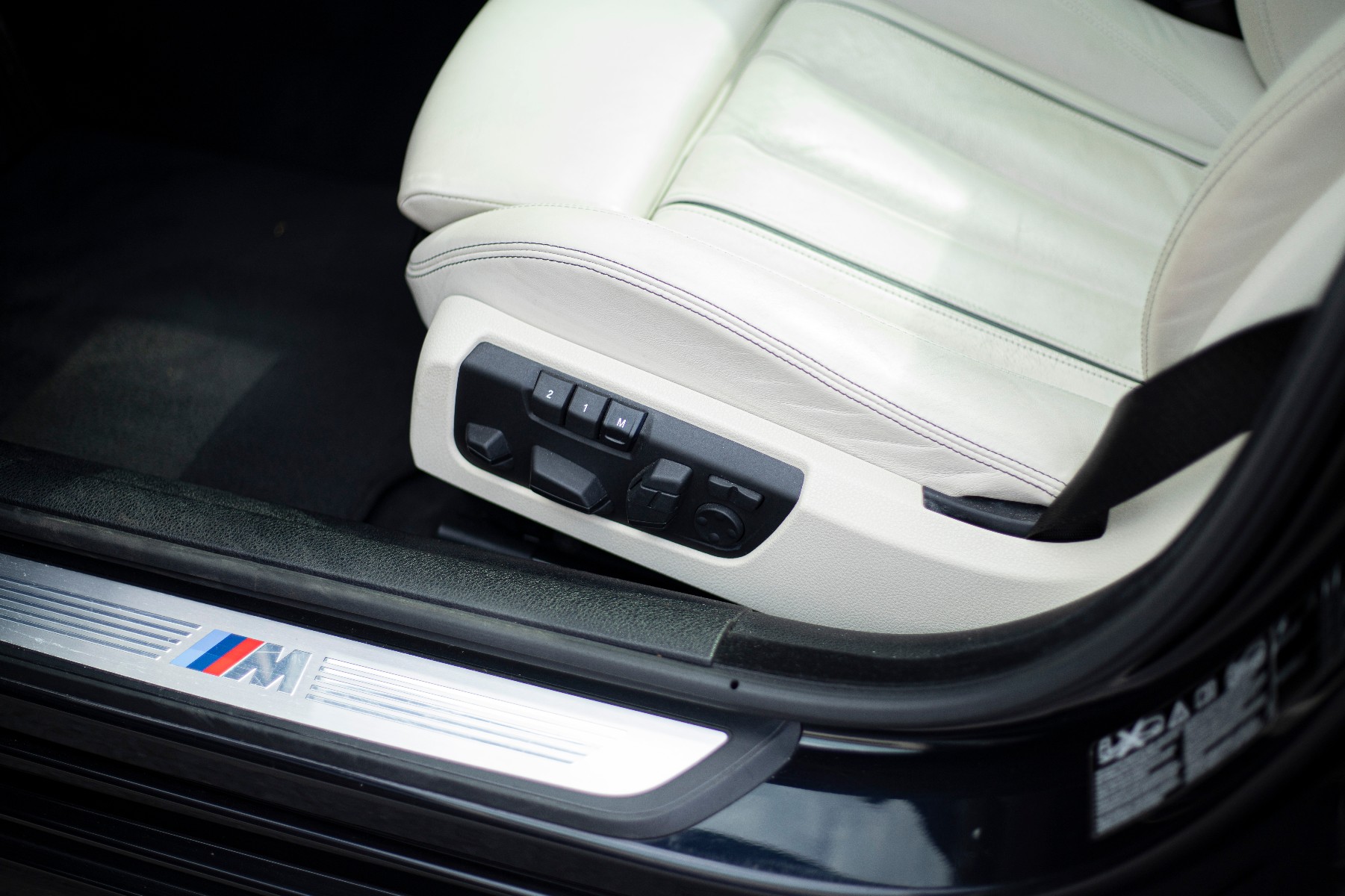 BMW SERIE 6 (F06) GRAN COUPE 650IA 450 XDRIVE EXCLUSIVE INDIVIDUAL