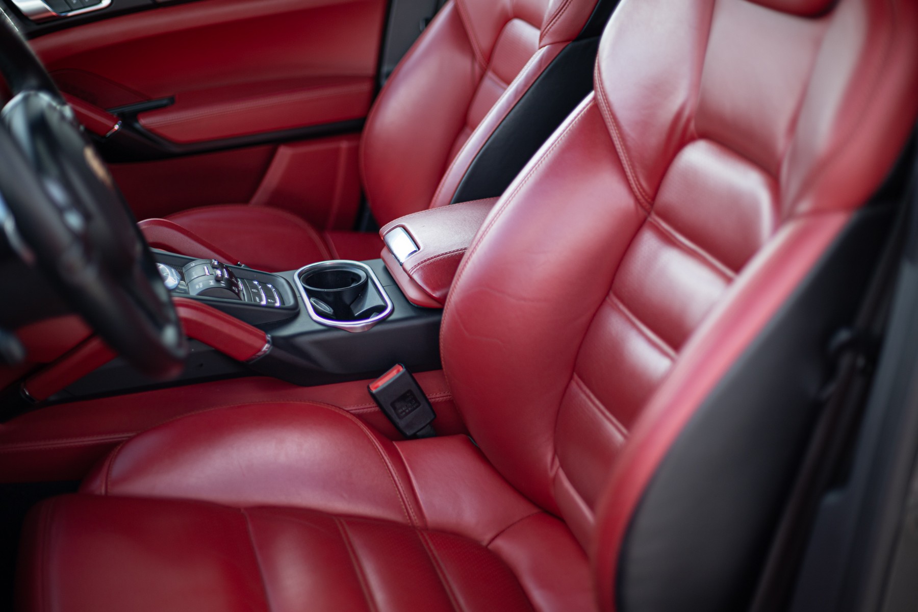 PORSCHE CAYENNE II 4.8 V8 TURBO 550 S TIPTRONIC