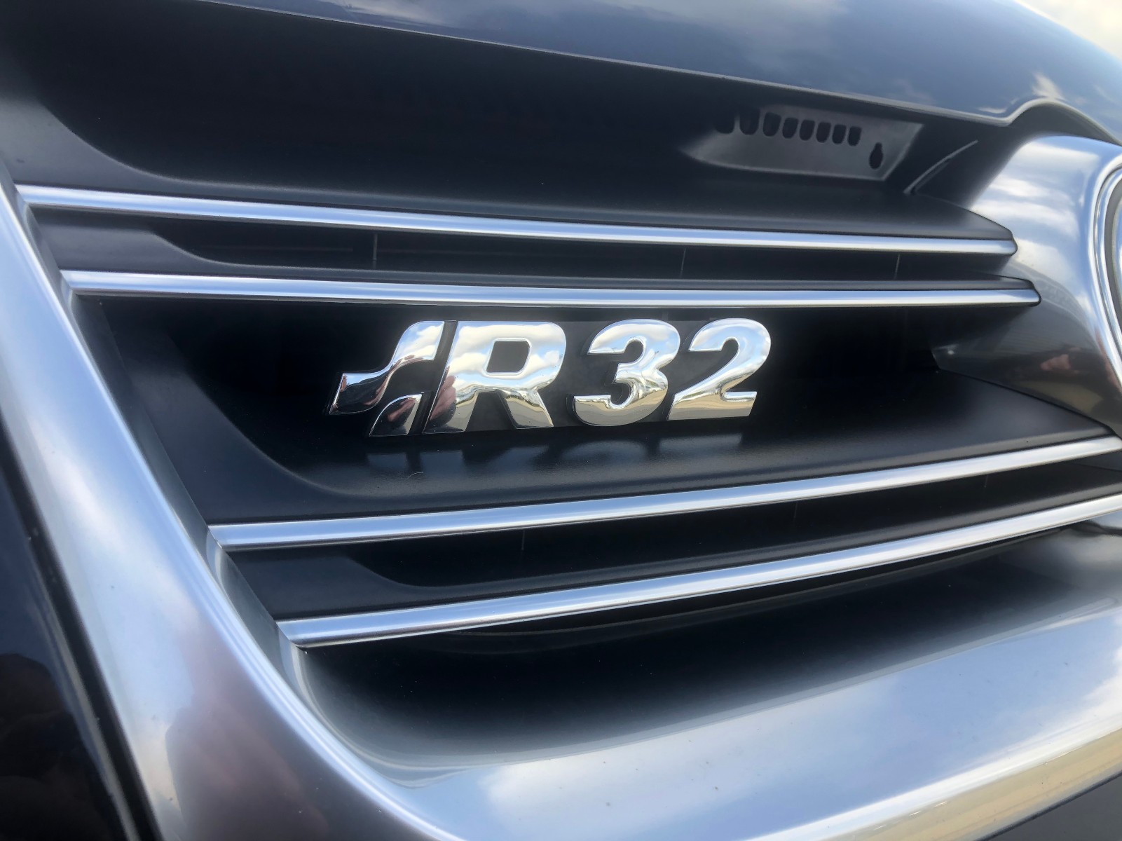 VOLKSWAGEN GOLF 5 R32