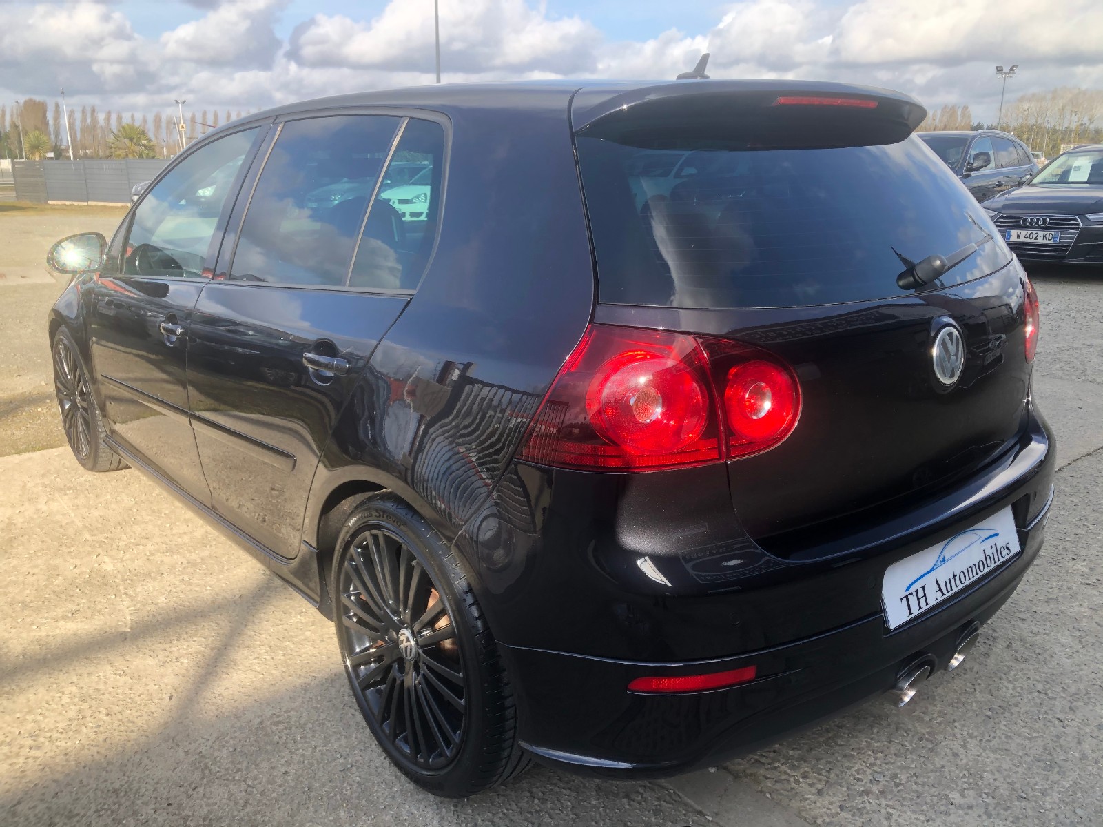 VOLKSWAGEN GOLF 5 R32