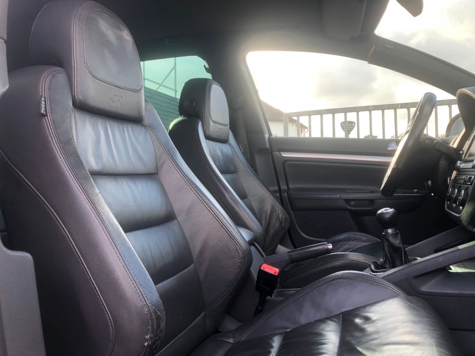 VOLKSWAGEN GOLF 5 R32