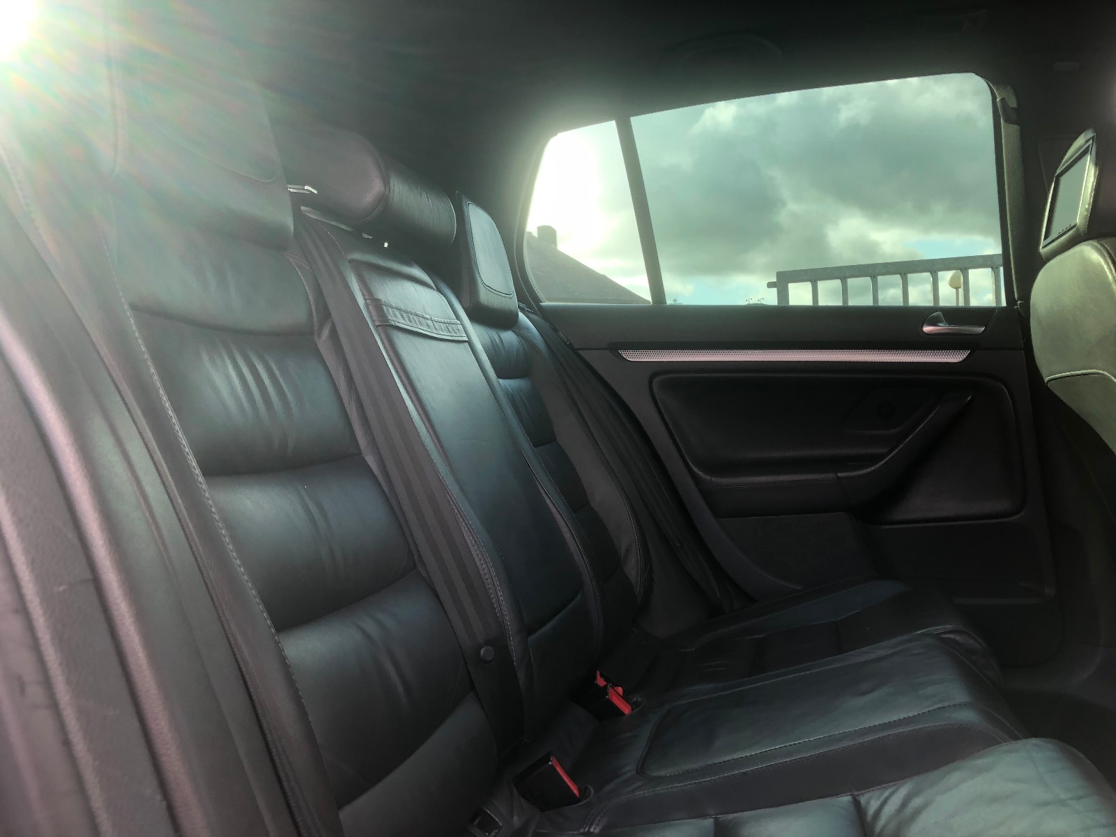 VOLKSWAGEN GOLF 5 R32