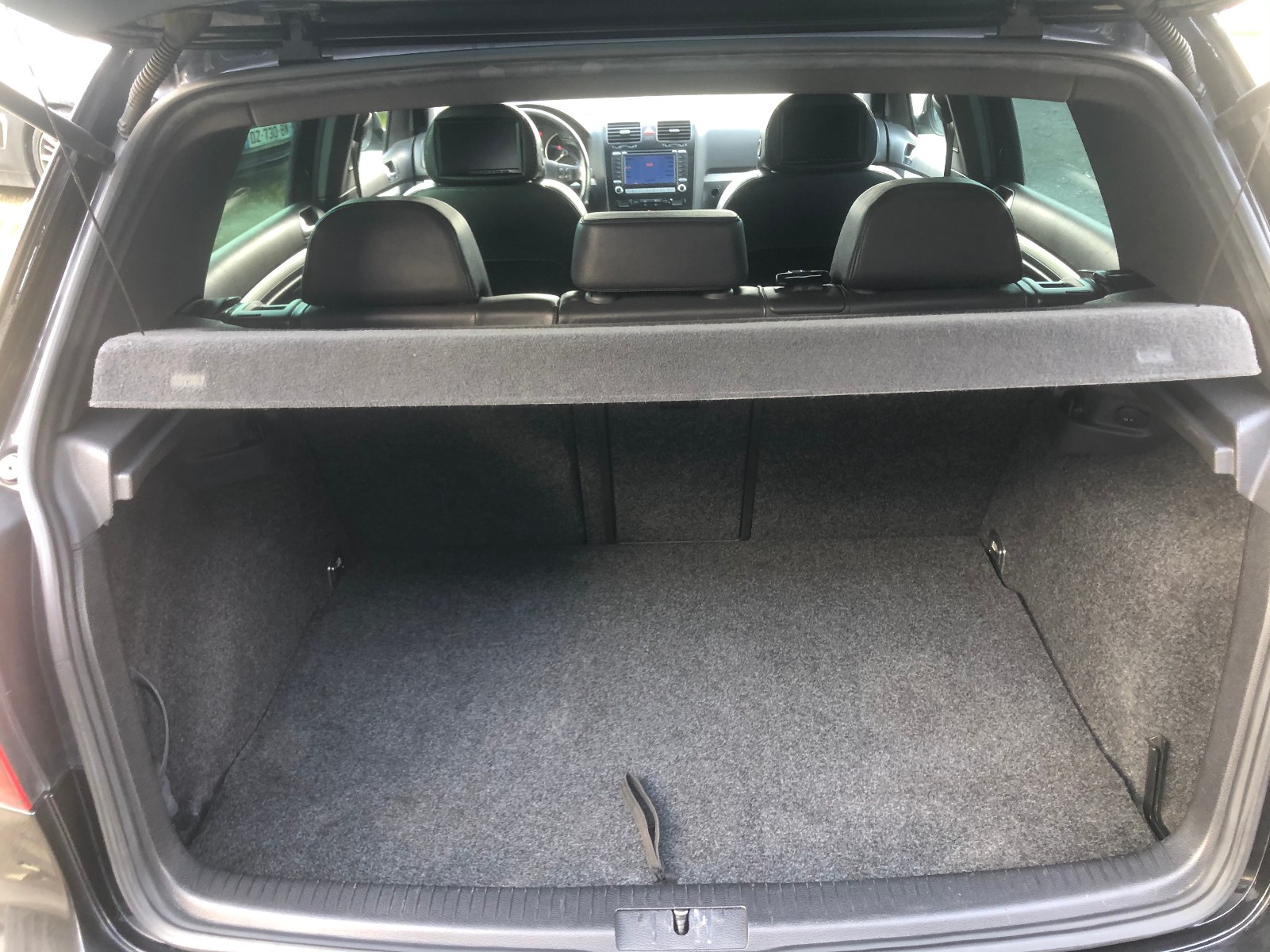VOLKSWAGEN GOLF 5 R32