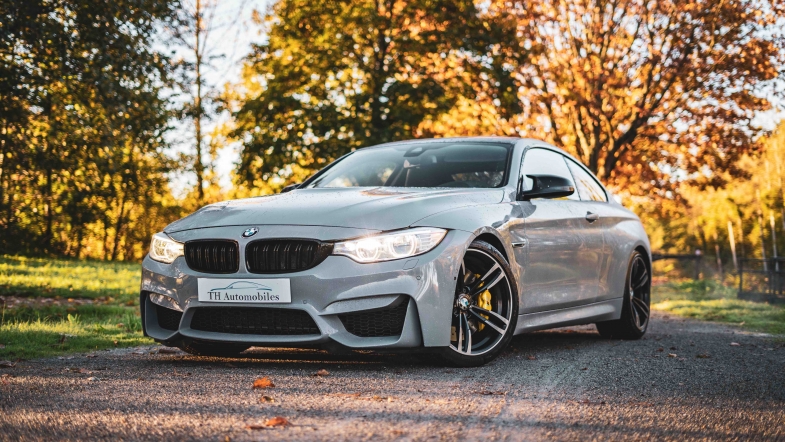 BMW M4 GRIS NARDO